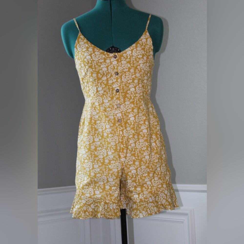 Pink Lily Yellow Floral Romper Button Front Ruffle Hem Sleeveless V-Neck Women S